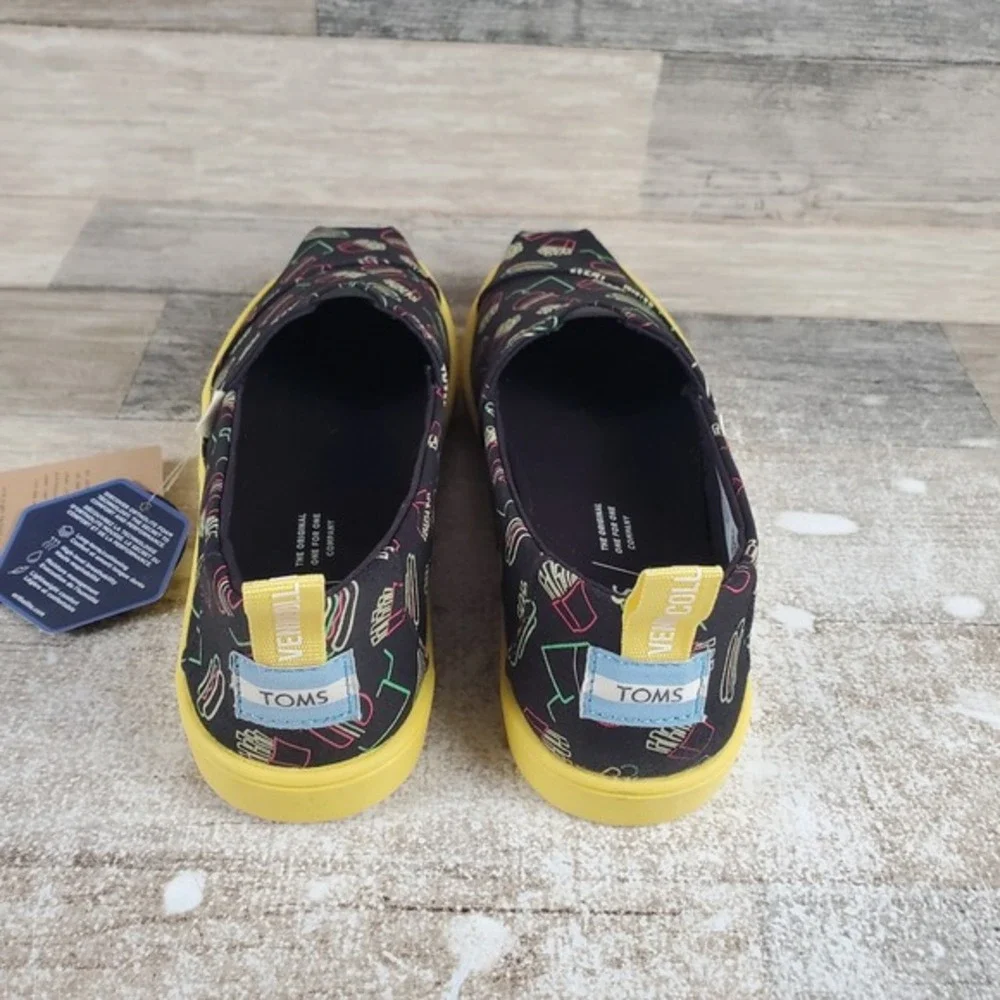 Toms Classic Womens Flat Shoes Sz 6.5 Black Late Night Food Print Canvas Loafers